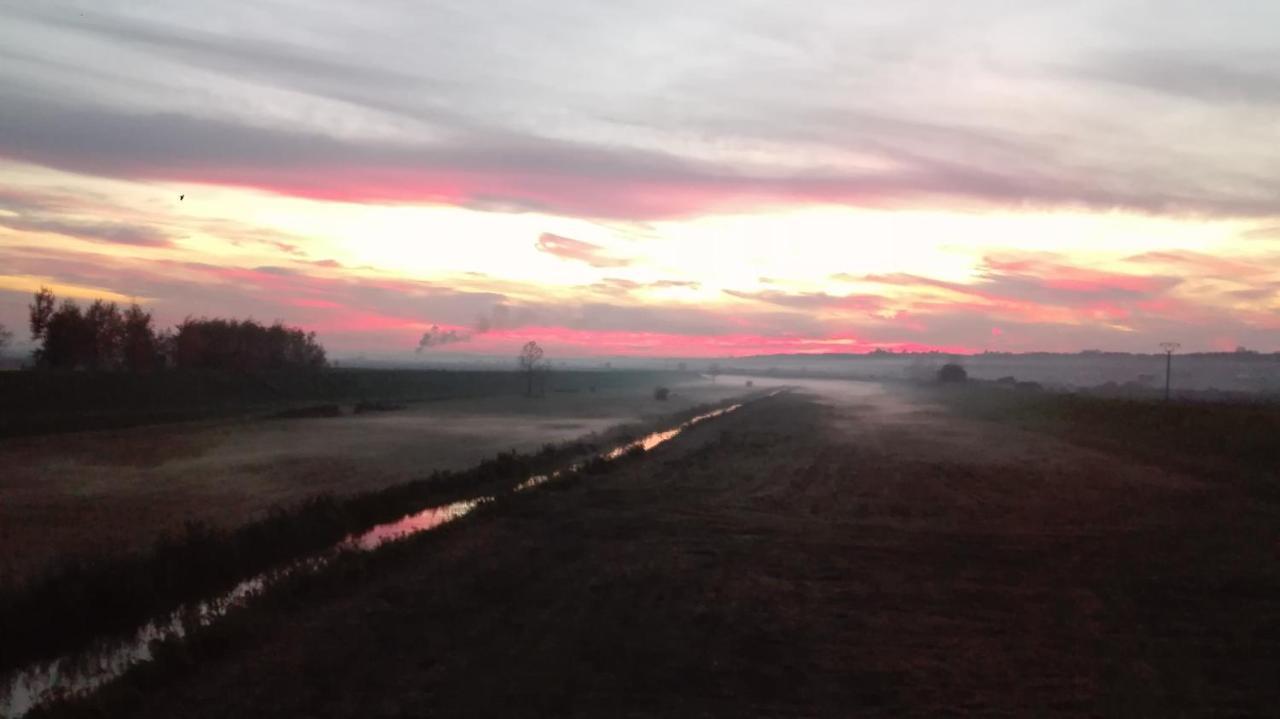 Swieze Poddasze U Przybyszow Andruszkowice Exteriér fotografie